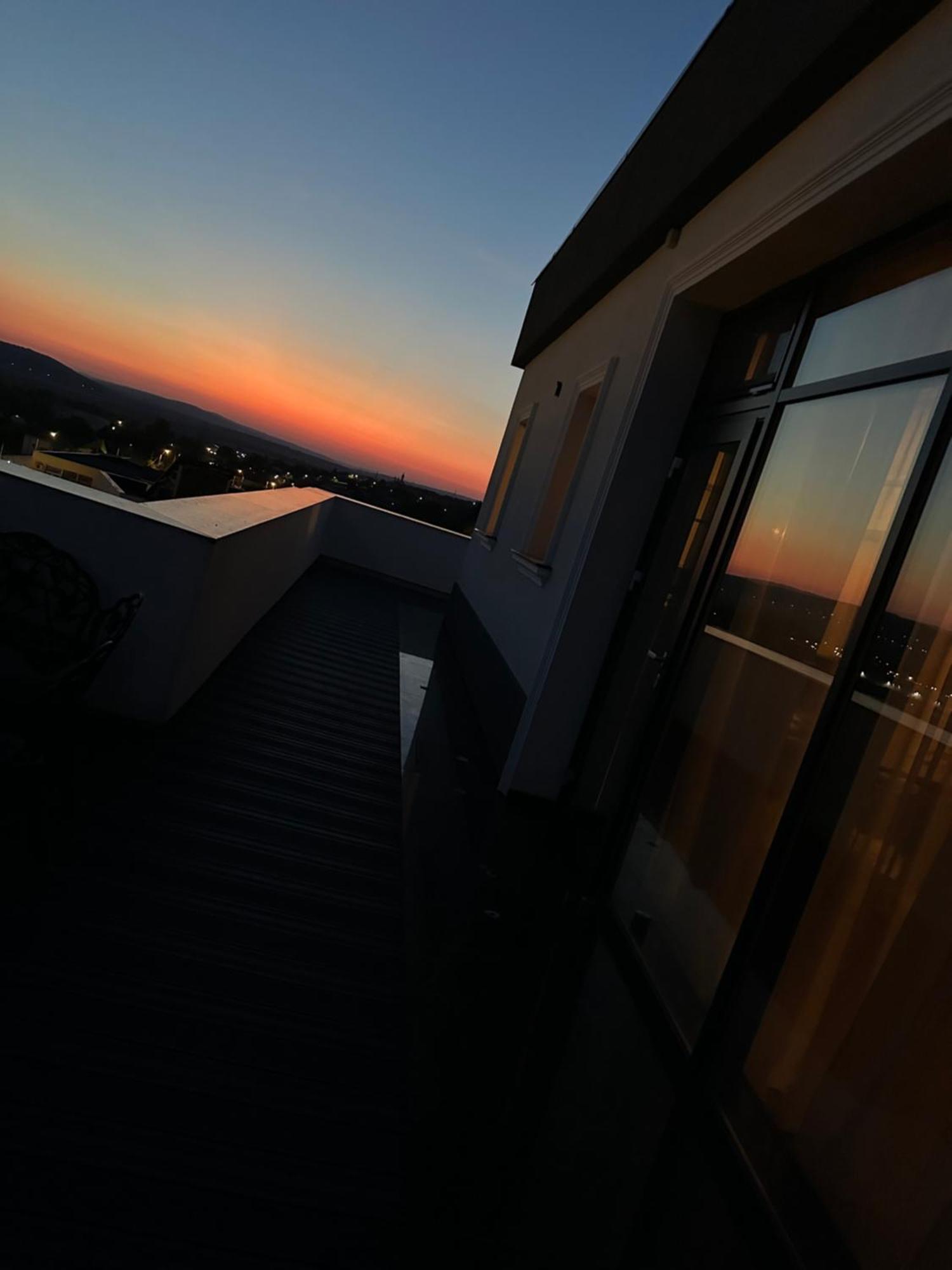 The Penthouse Hotel Vaslui Exterior foto