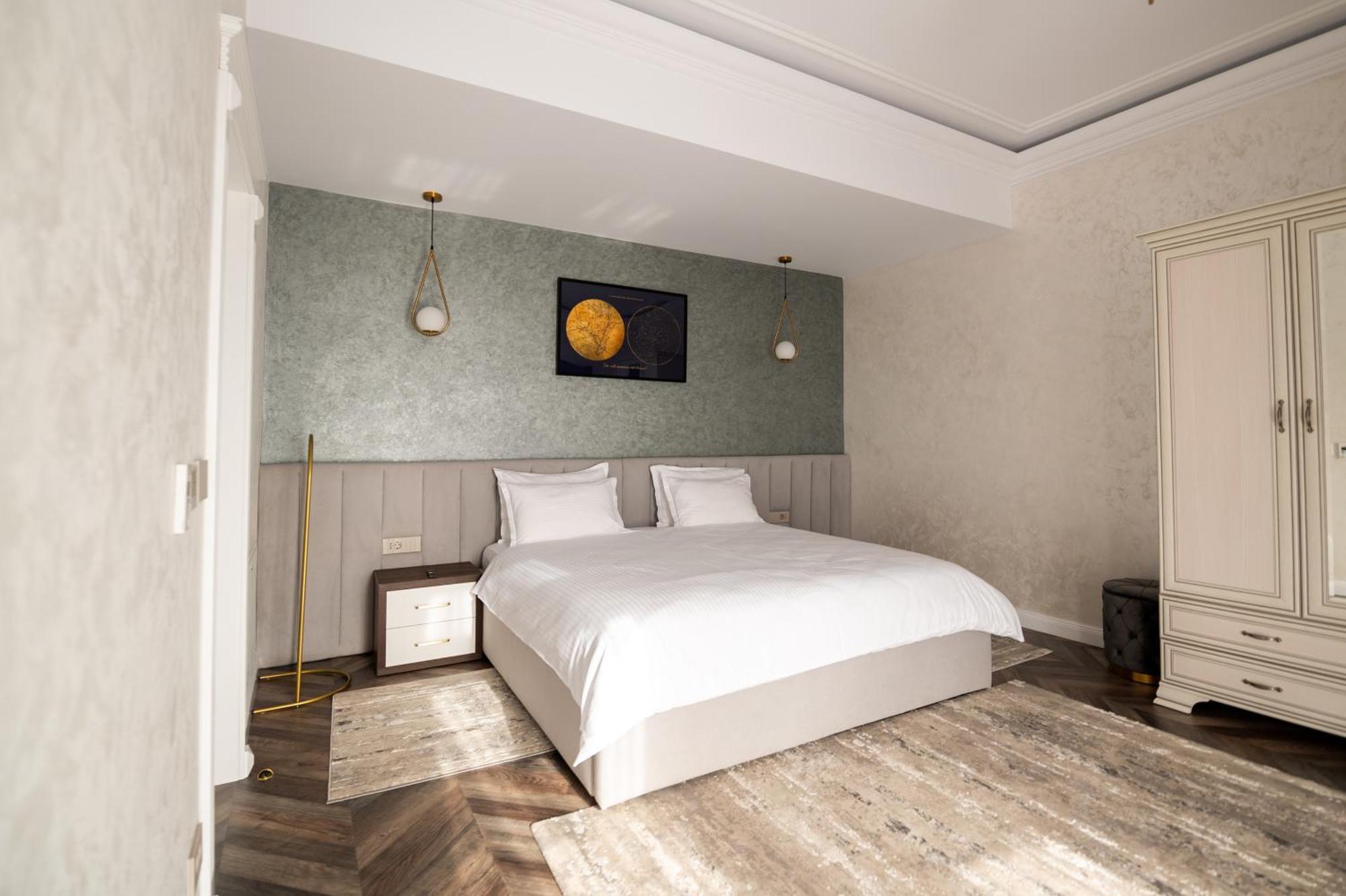 The Penthouse Hotel Vaslui Exterior foto